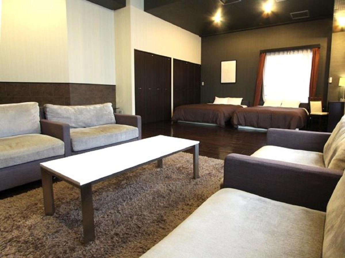 Hotel Livemax Budget Esaka Суйта Екстер'єр фото