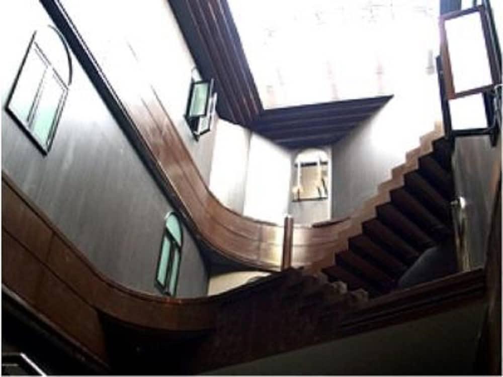 Hotel Livemax Budget Esaka Суйта Екстер'єр фото