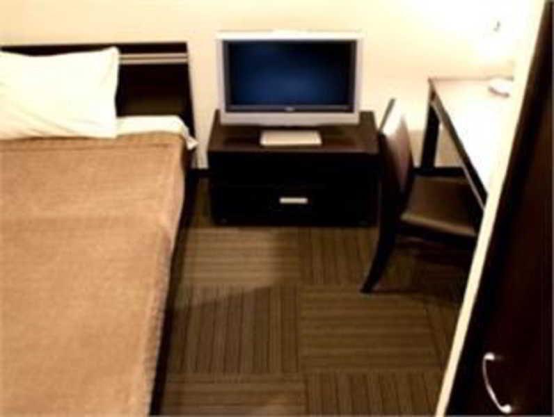 Hotel Livemax Budget Esaka Суйта Екстер'єр фото