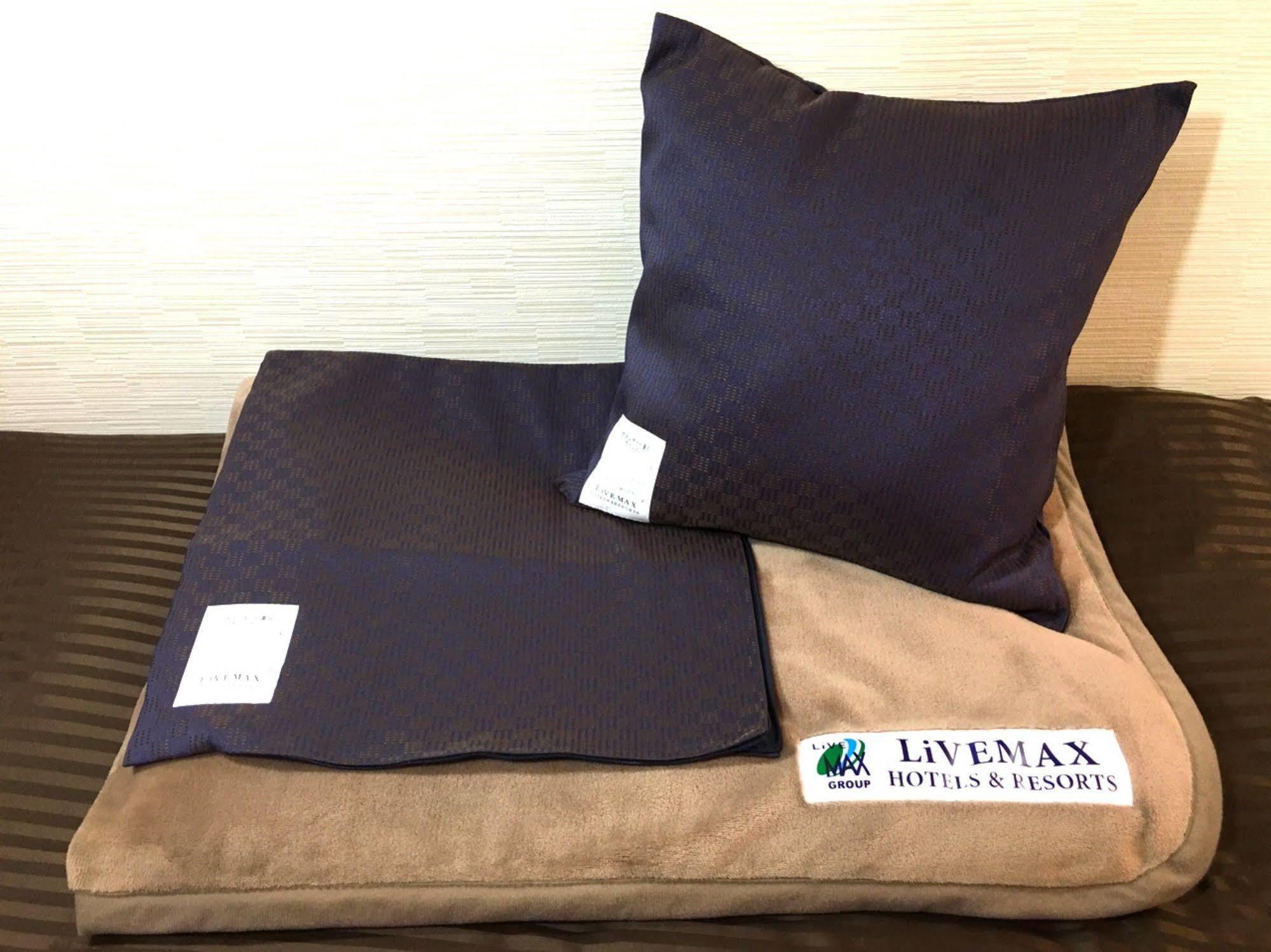 Hotel Livemax Budget Esaka Суйта Екстер'єр фото